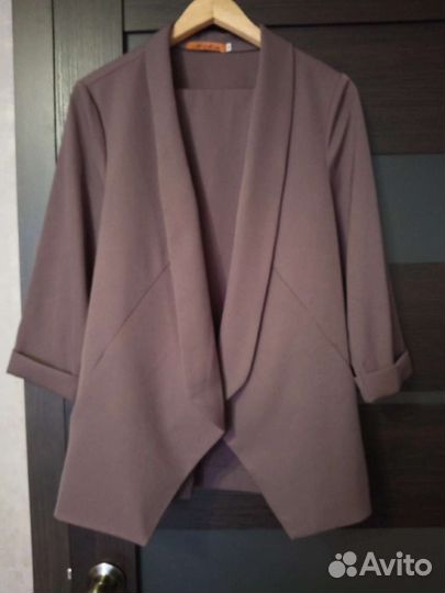 Костюм женский