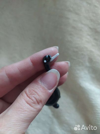 Фарфоровая статуэтка черной птицы миниатюра