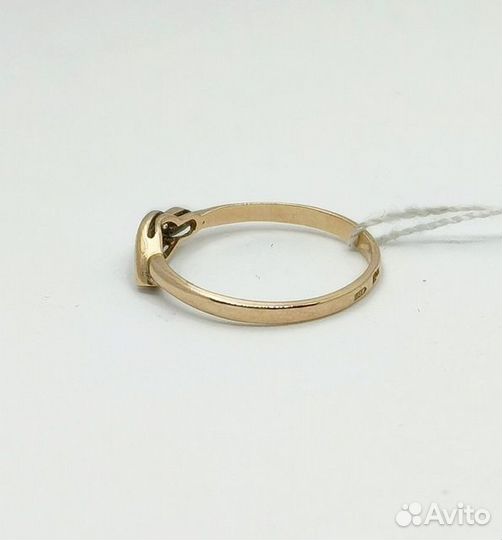 Кольцо с природным камнем Золото