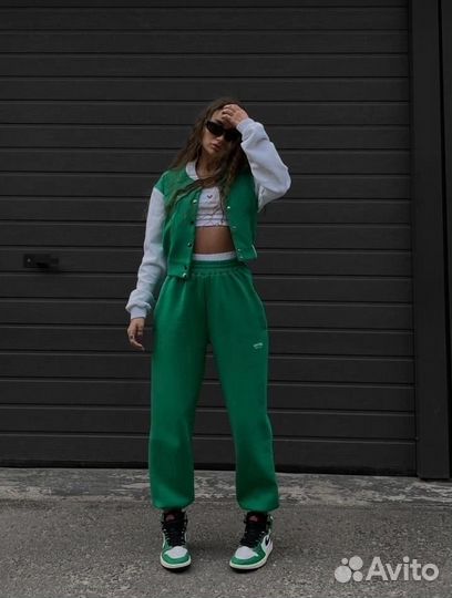 Спортивный костюм женский