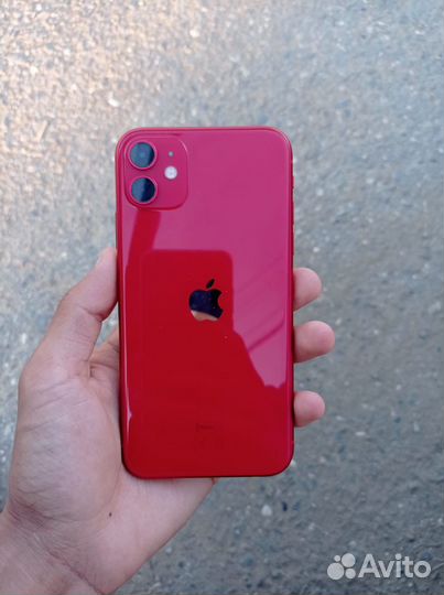 Телефон iPhone 11