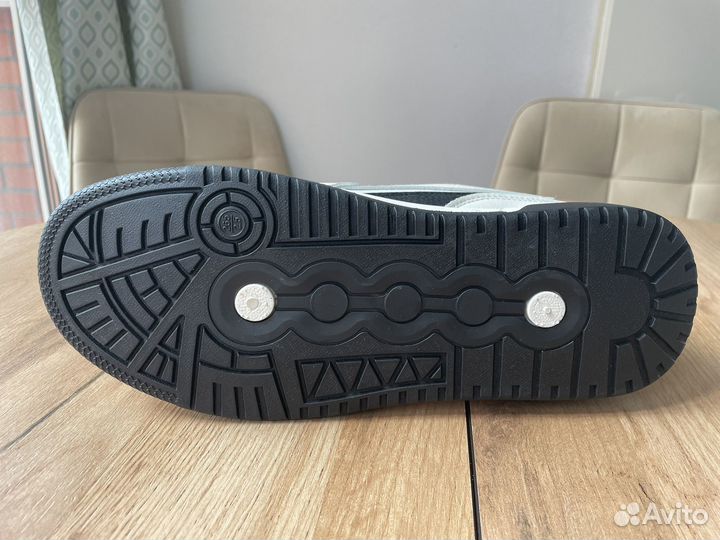 Новые мужские кроссовки warrior 43р