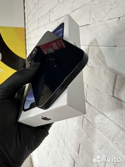 iPhone 12, 64 ГБ