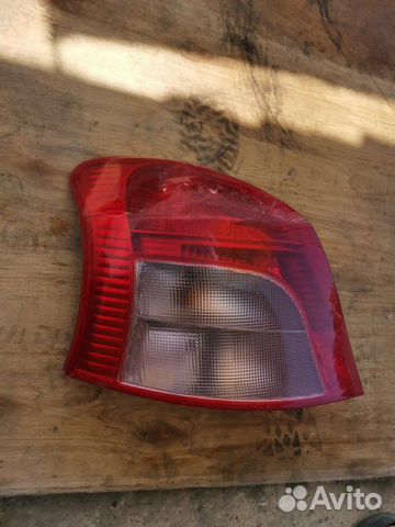 Стоп-сигнал задний левый Toyota Vitz KSP90