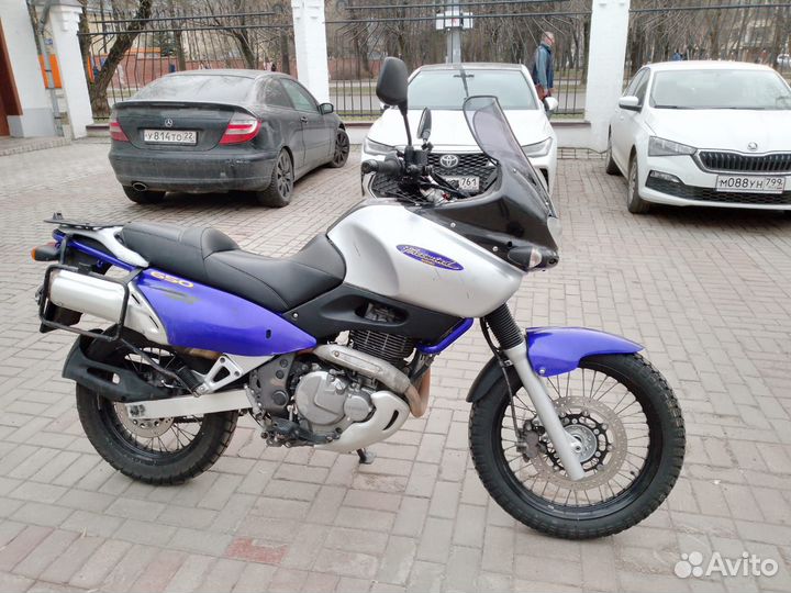 Suzuki XF650 Freewind