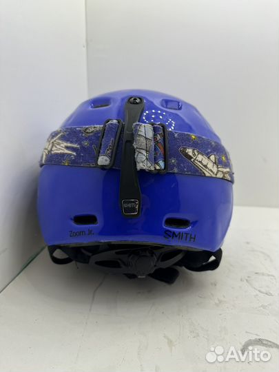 Горнолыжный шлем и очки