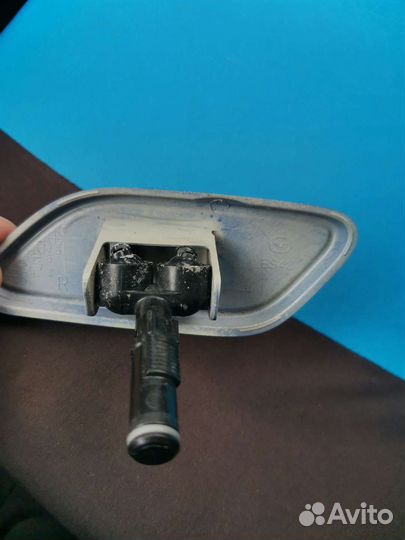 Омыватель фар правый mazda оригинал