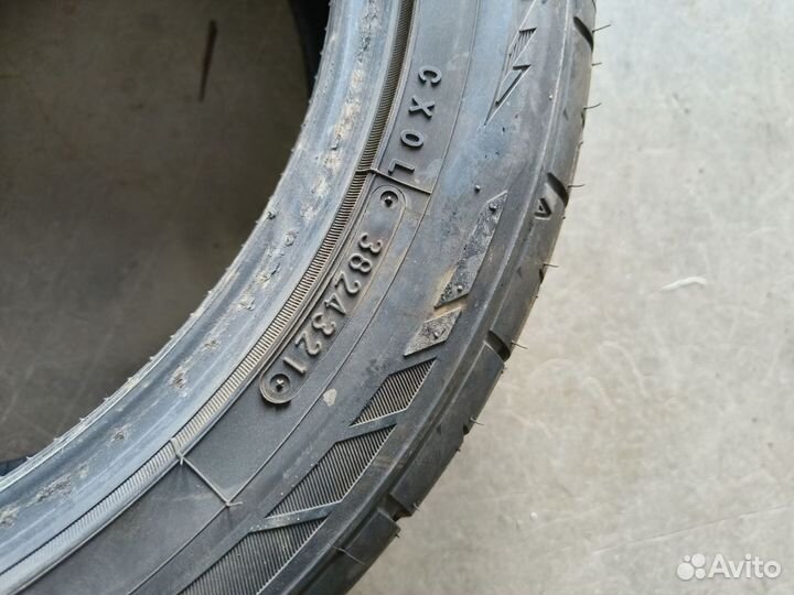 Nitto NT555 G2 235/45 R17 97W