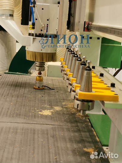 Фрезерно-гравировальный станок WoodTec HA 2030