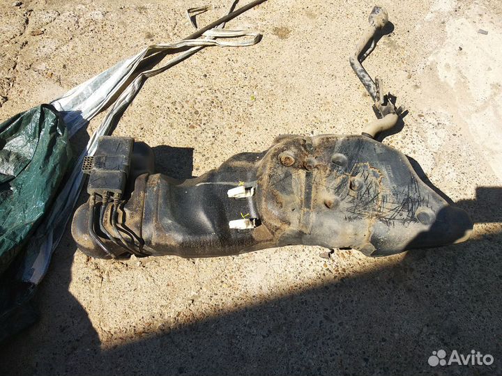 Бензобак Ниссан Ноут