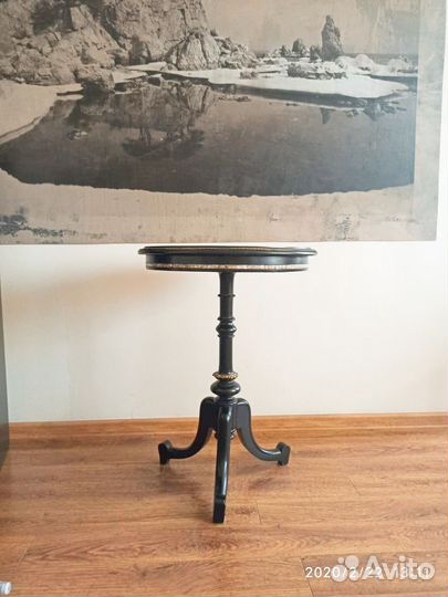 Стол антикварный