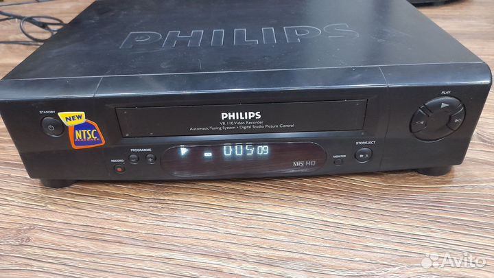 Видеомагнитофон Philips