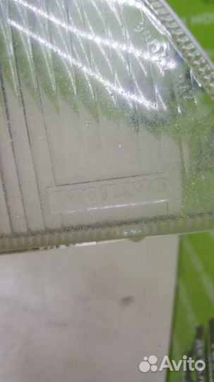 Стекло фары правое Volvo V70 B5254T 1999