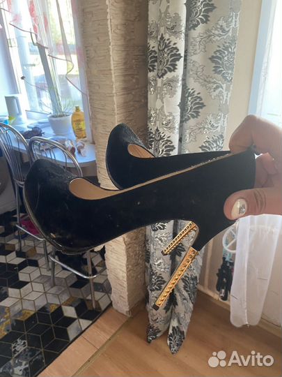 Женские вещи и обувь