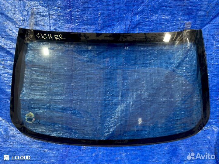 Заднее стекло на nissan tiida latio SJC11 MR18DE