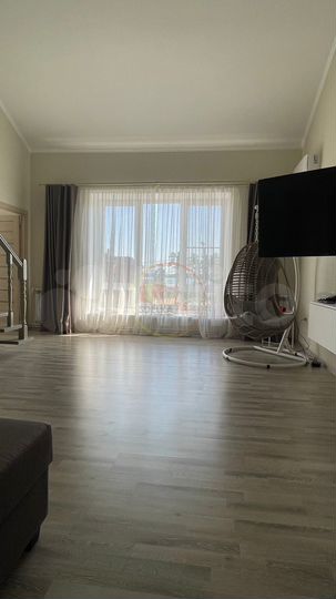 3-к. квартира, 82 м², 2/2 эт.