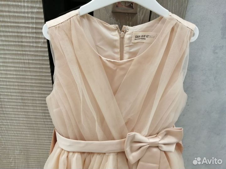 Платье для девочки праздничное