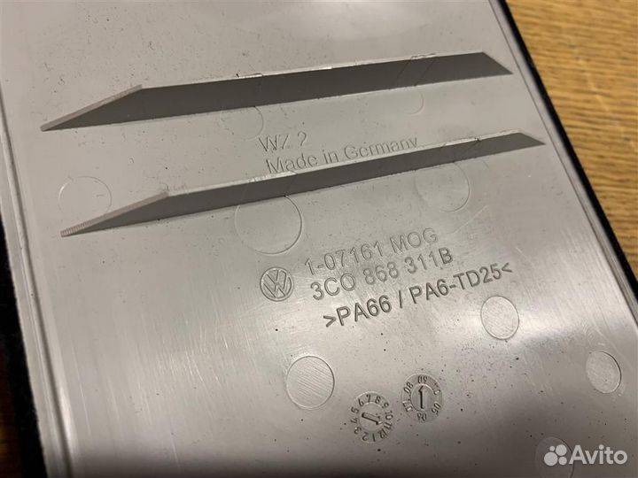 Обшивка стойки VW Passat B6