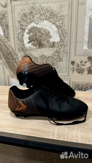 Футбольные бутсы