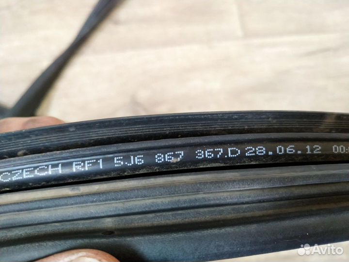 Уплотнитель двери задней правой Fabia Фабия 2