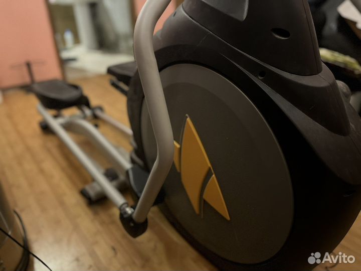 Эллиптический тренажер Spirit by Hasttings XE326