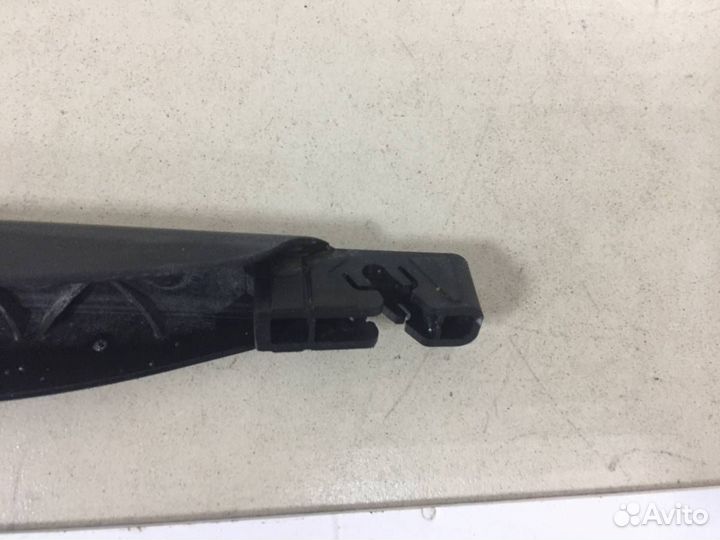 Поводок стеклоочистителя задний Ford Focus 2 DA 20