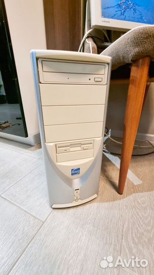 Ретро компьютер Intel Pentium 4 2,4 Ghz