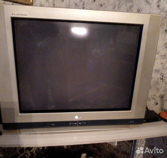 Раритетный телевизор с проигрывающими системами