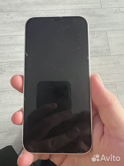 iPhone 12, 64 ГБ