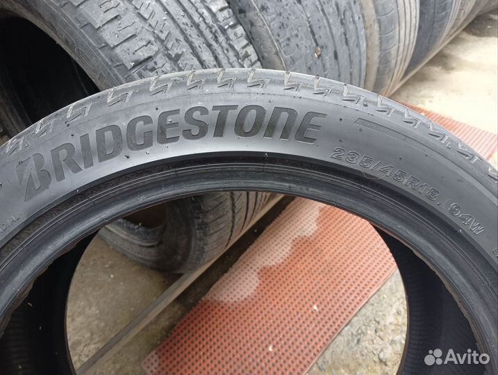 Bridgestone Turanza T005A 235/45 R18