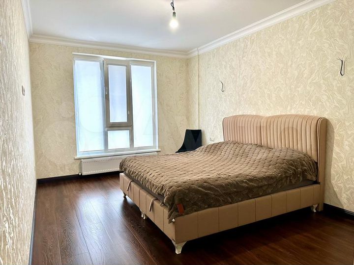 2-к. квартира, 77 м², 5/10 эт.