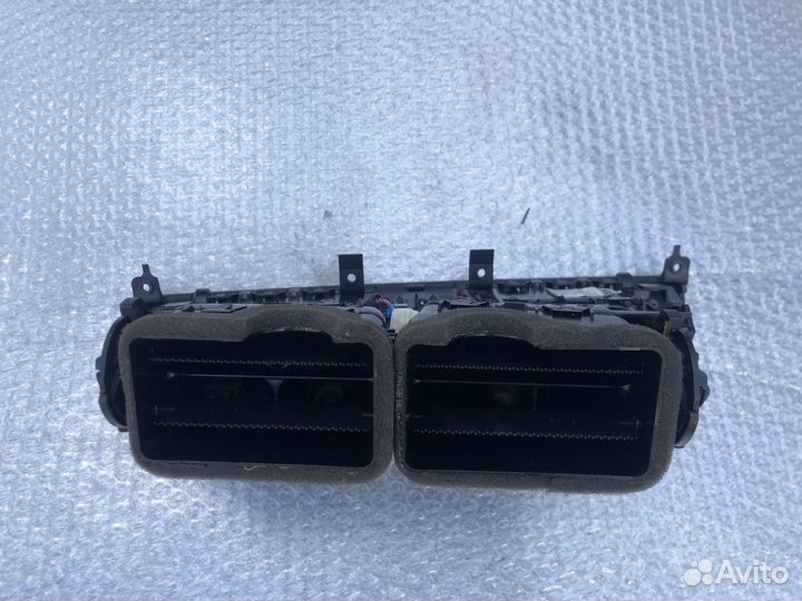 Дефлектор салона центральный BMW 7 F01 F02 08-12