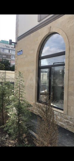 Торговая площадь, 61 м² угол 4 окна