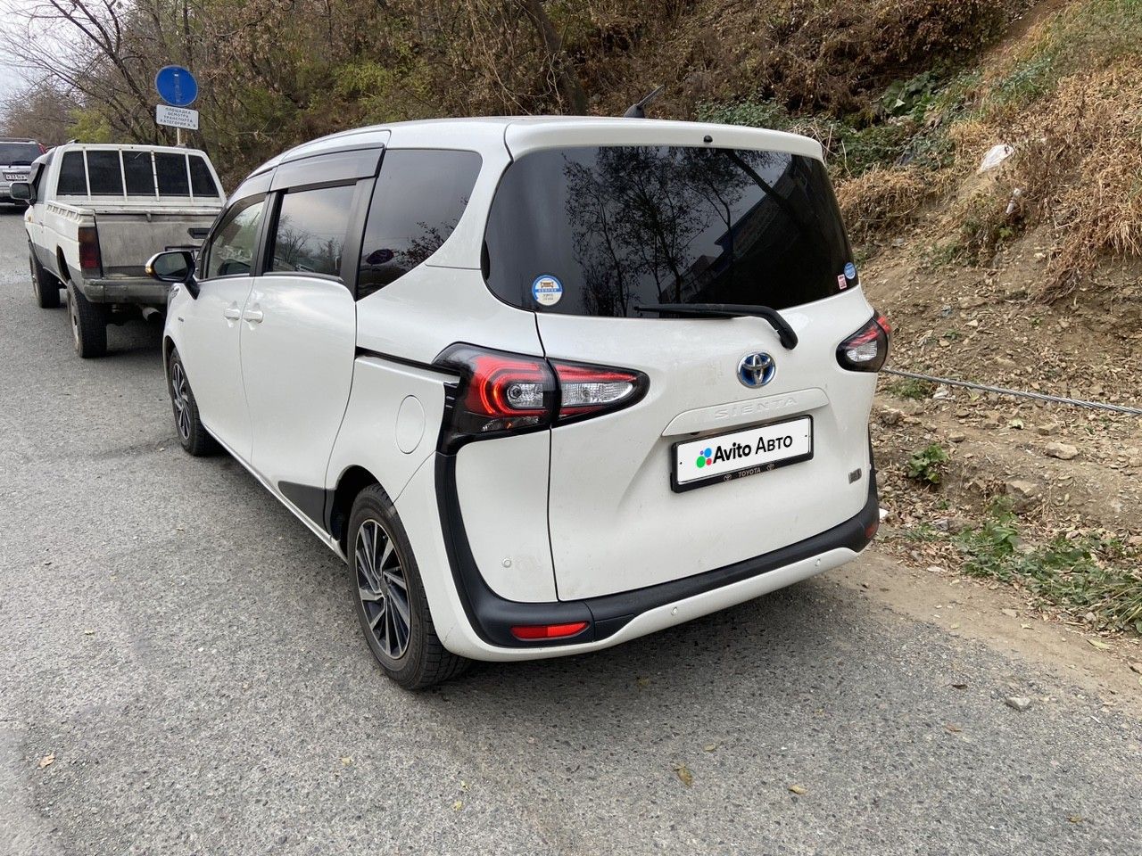 Toyota Sienta: фото владельца