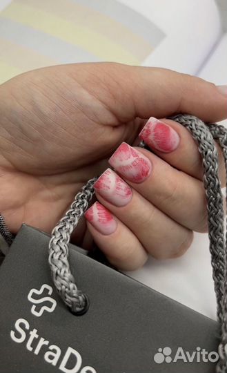 Маникюр с покрытием,наращивание,педикюр