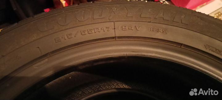 Goodyear EfficientGrip Performance 215/55 R17