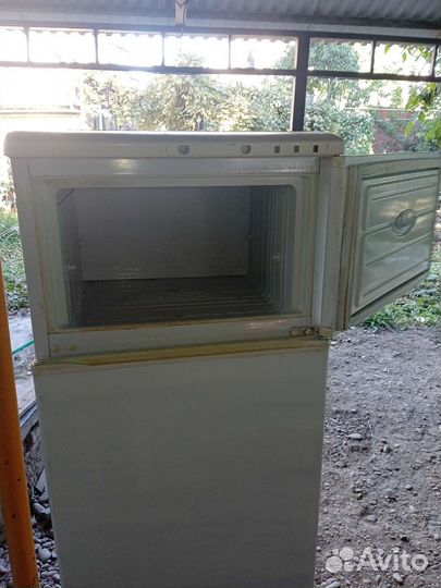 Холодильник atlant двухкамерный бу