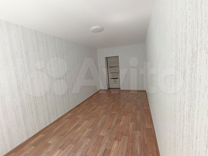 Комната 15 м² в 9-к., 2/5 эт.