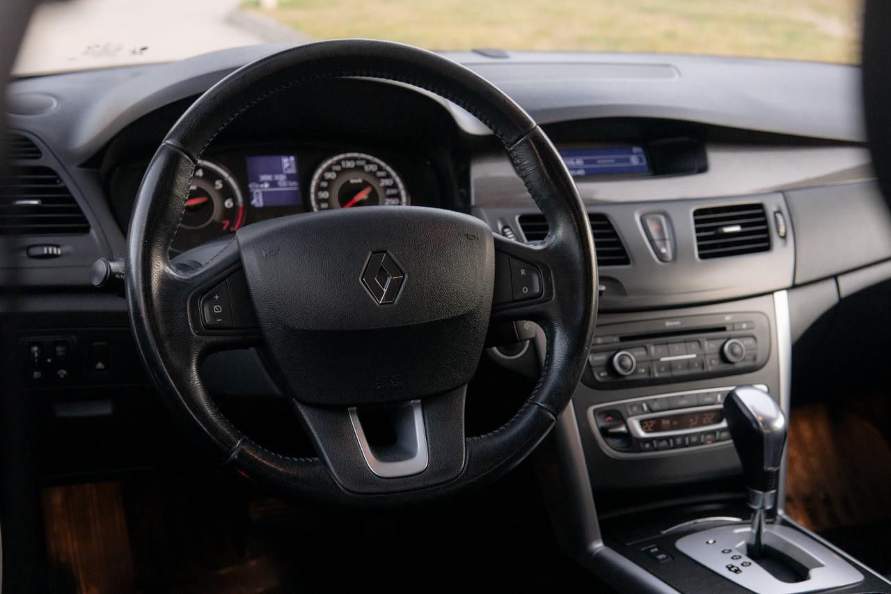 Renault Latitude: фото из отзыва