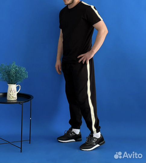 Спортивный костюм