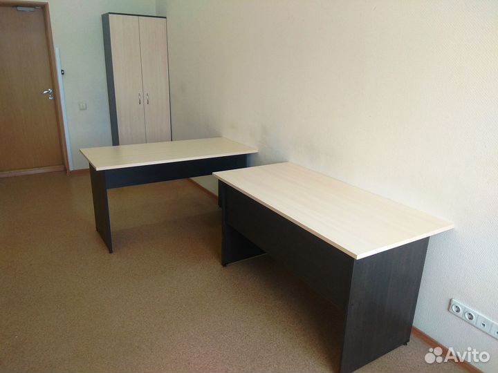 Офисный стол