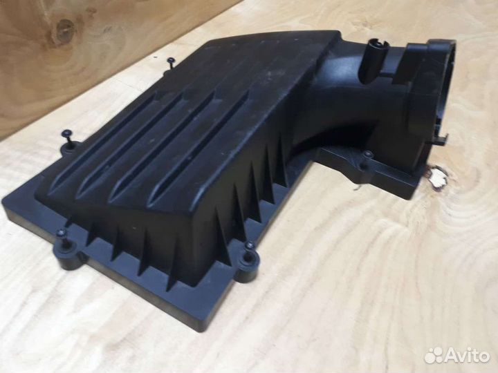 Крышка воздушного фильтра Skoda Octavia (A7) 2