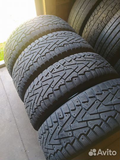 Pirelli Ice Zero 215/65 R16