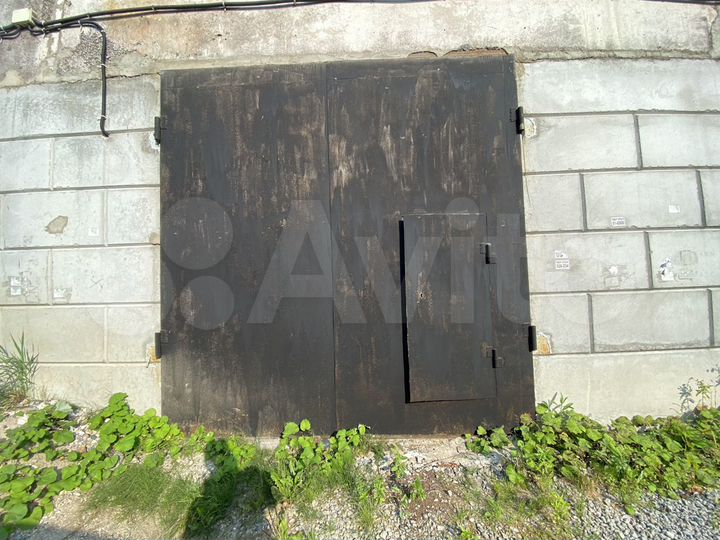 Гараж, > 30 м²