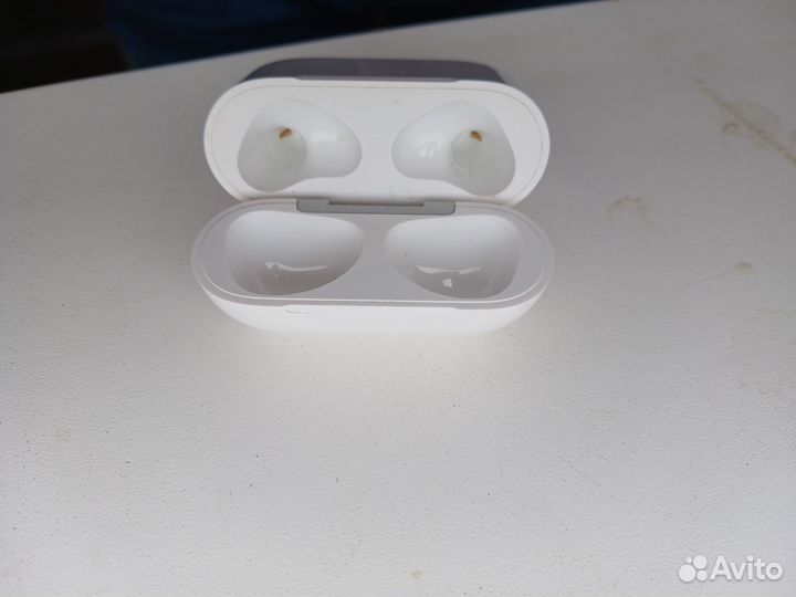 Оригинальный кейс Apple для AirPods 3