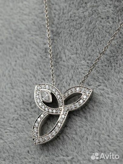 Подвеска с цепочкой Harry Winston Lily Cluster