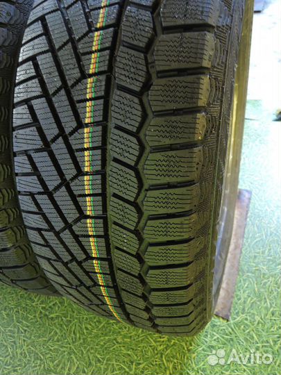 Gislaved Nord Frost 200 225/55 R17