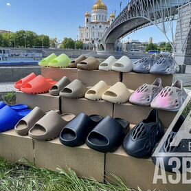 Тапки шлепки Adidas Yeezy Slide Foam Runner