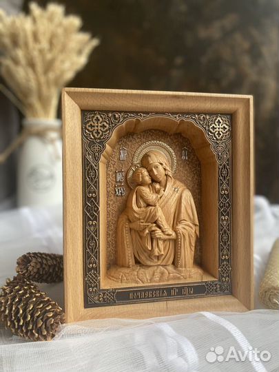 Резные иконы из дерева