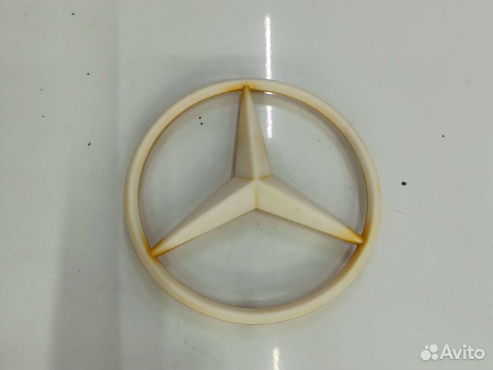 Эмблема решётки радиатора Mercedes A0008172116